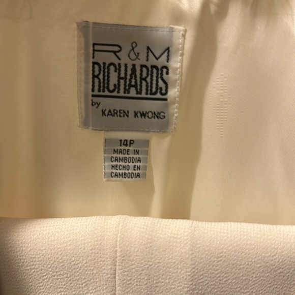 Elegant 2piece Cream pant suit with rhinestone detail. - Picture 3 of 3